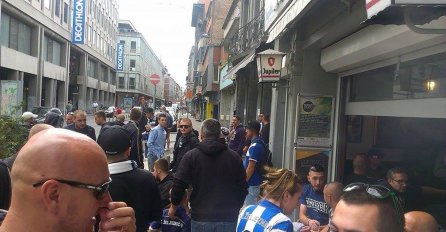 Manijaci okupirali Liege: Navijači u kafiću "Sarajevo" bodre Željezničar