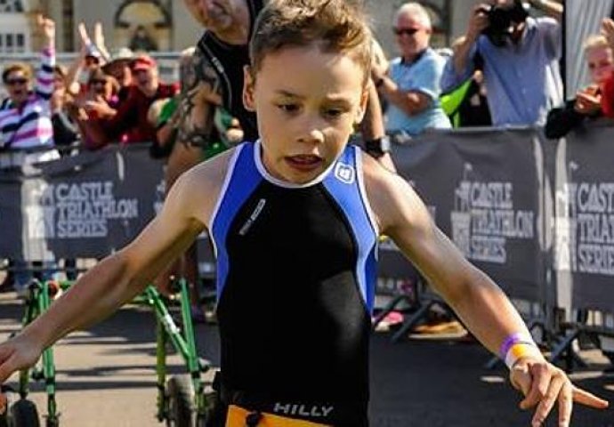 INSPIRACIJA ZA MNOGE Uprkos cerebralnoj paralizi dječak završio triatlon