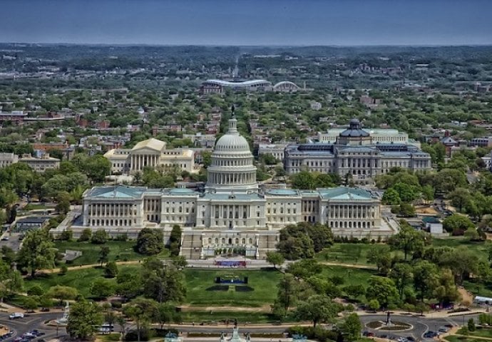 Washington tone: Katastrofa na pomolu!