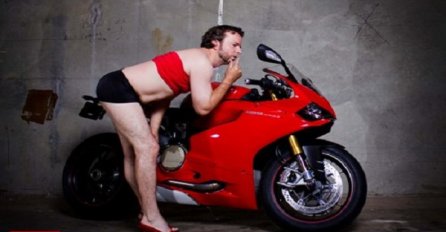 Umjesto zgodnih mladih djevojki, zastupnici Ducati su odlučili prerušiti muškarce u žene za svoju reklamu