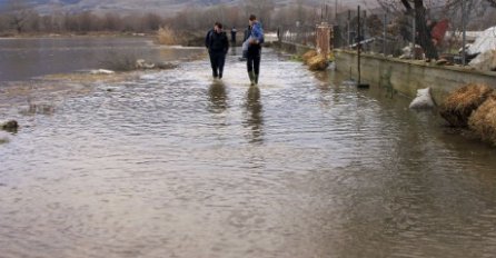 Poplave u Makedoniji zasad odnijele dvije žrtve