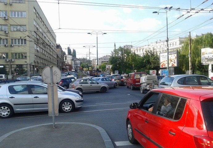 Povrijeđen biciklista, zbog nesreće u Sarajevu nastupio saobraćajni kolaps