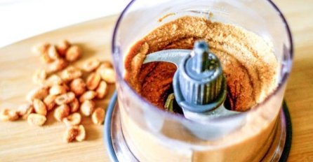 (VIDEO) Napravite domaći zdravi kikiriki puter