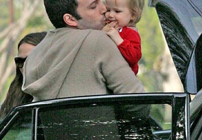 Neodoljivo: Zgodne slavne tate sa bebama