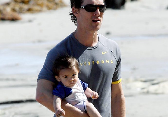 Neodoljivo: Zgodne slavne tate sa bebama