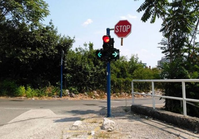 MOZGALICA: Šta nije u redu sa ovim saobraćajnim znakom u Hrvatskoj?