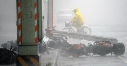 RAZARAJUĆI TAJFUN Vjetar brži od 200 km/h, milioni bez struje, ima mrtvih