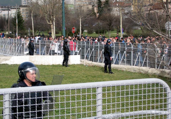 Sindikat od Novalića traži nove radničke zakone, prijete protestima pred Vladom