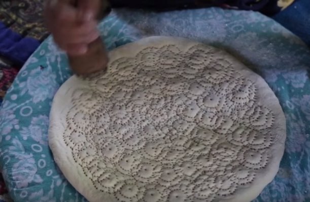 pravljenje-hleba-u-tadzikistanu-1439201956-65124