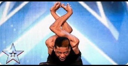 Izašao da zabavi publiku a publika završila vrišteći od užasa!(VIDEO)