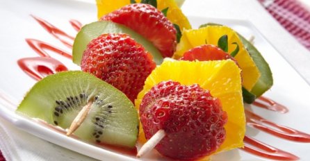 ŠARENO OSVJEŽENJE: Ukusni voćni ražnjići
