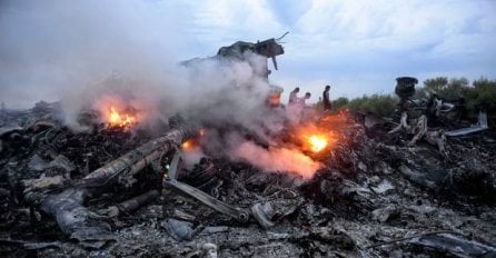 Novi detalji istrage: Na mjestu pada aviona MH17 pronađeni dijelovi rakete