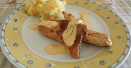 Slatko-ljuta kombinacija: Piletina u sosu sa pire krompirom