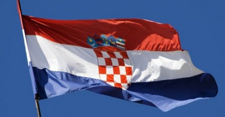 Po drugi put zapaljena hrvatska zastava 