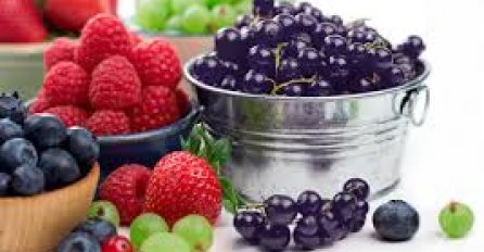  LIJEK IZ PRIRODE: Pogledajte kako bobičasto voće utiče na naše zdravlje