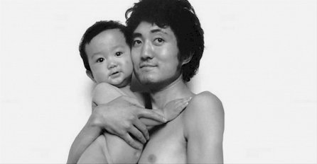 Otac i sin se 27 godina slikali u istoj pozi: Zadnja fotografija će vas ostaviti u suzama!