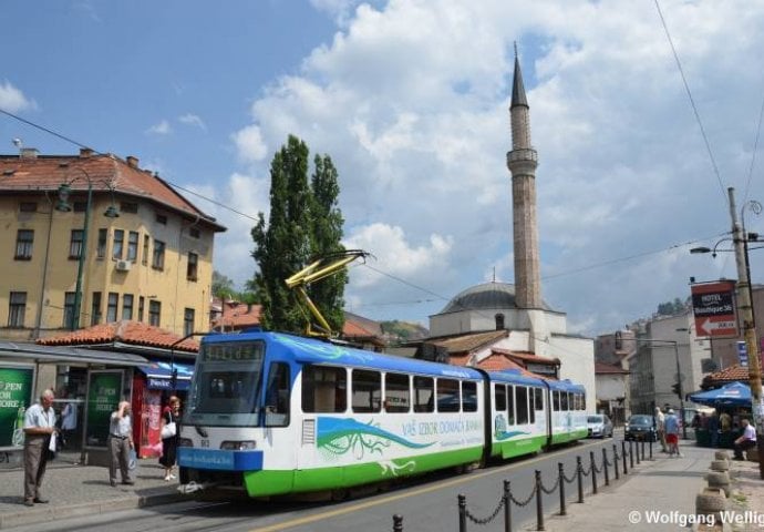 Razbojnik oteo dječaku telefon u sarajevskom tramvaju!