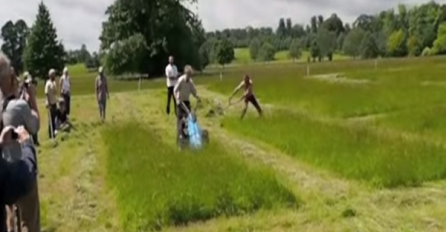 Majstor s ručnom kosom pobjedio tehnologiju