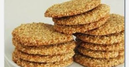 Hrskavi zalogajčić: Keksići sa susamom