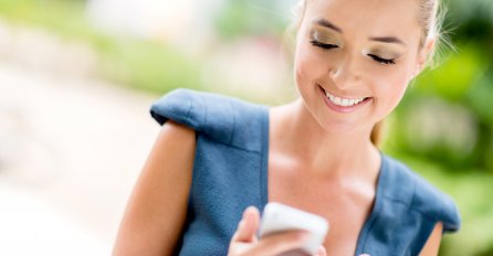 Naučite čitati između redova: Ove poruke govore da je zaljubljen u vas!