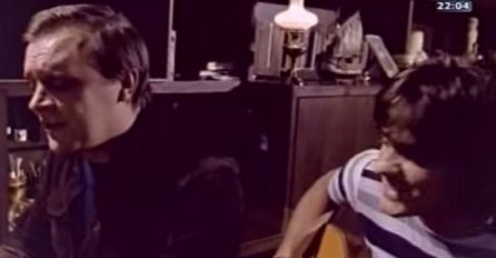 OVAJ SNIMAK SIGURNO NISTE VIDJELI: Arsen uči Čolu kako da pjeva njegovu pjesmu "Zagrli me" (VIDEO)