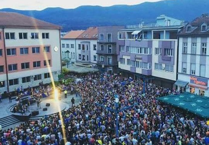 Krajina na nogama: Džanan Musa je stigao, Bihać gori (VIDEO)