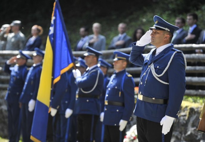 Moramo braniti mir u ime svih žrtava, svih Bosanaca i Hercegovaca koji su izgubili svoje živote