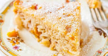  OSVJEŽAVAJUĆI DESERT: Kolač s breskvama i limunom