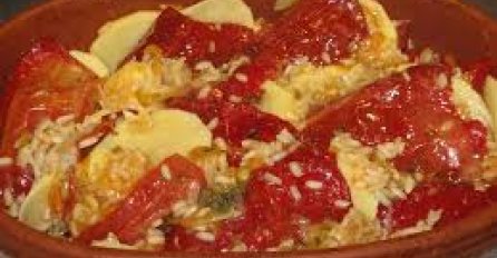 UKUSNO I JEDNOSTAVNO: Punjene pečene paprike