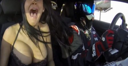 Vožnja za pamćenje: Playboy „zečica“ u Lamborghini Aventadoru! (VIDEO)