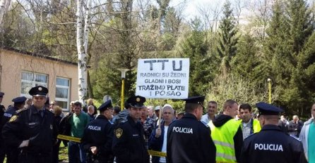 Ispred Skupštine TK ponovo se skupili ogorčeni radnici TTU-a