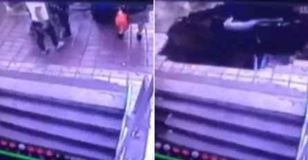 JEZIVO- Tlo se otvorilo i 'progutalo' ljude na autobuskoj stanici! (VIDEO)