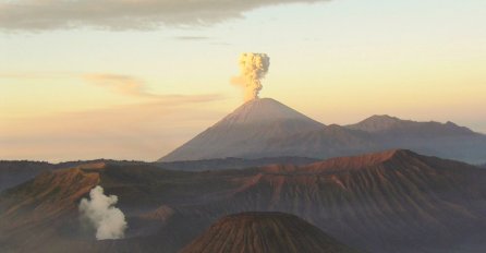Više od 30 vulkana svaki čas može eruptirati