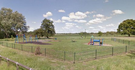 Užas: Trogodišnja djevojčica upucana u stomak dok se igrala u parku