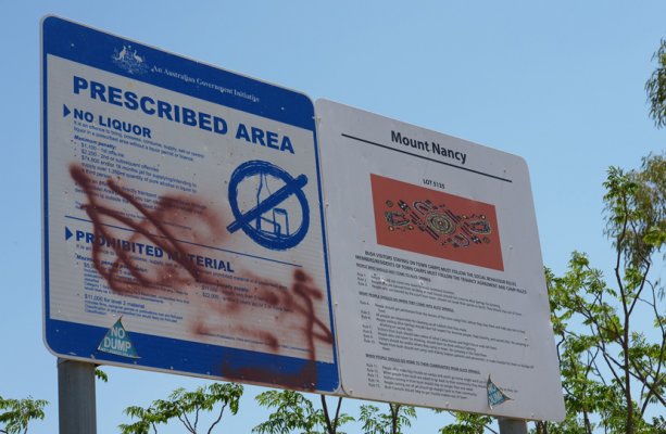 alice-springs-australija-tabla-alkohol