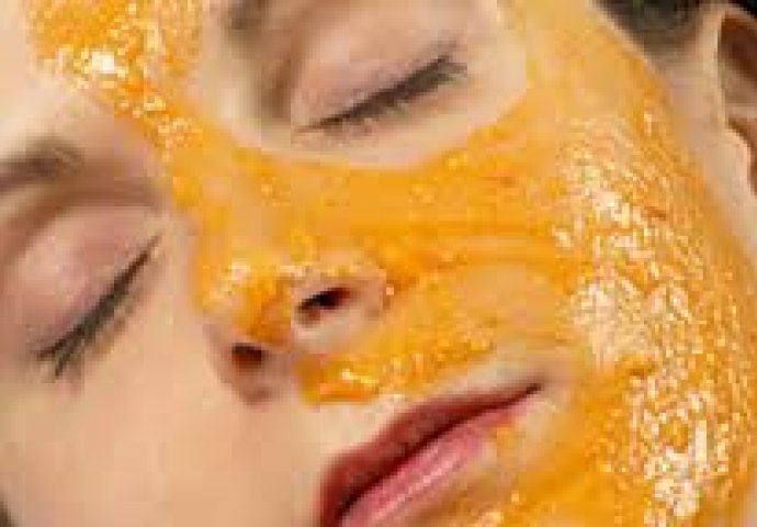 PREDNOSTI MEDA: Iskoristite med za njegu lica i tijela