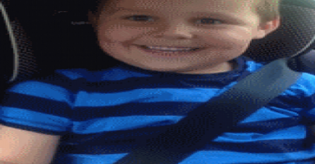 Ovakvu reakciju na informaciju da je mama trudna još niste vidjeli! (VIDEO)