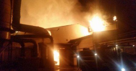 Katastrofa zadesila Zavidoviće: Požar uništio nekoliko desetina miliona maraka, radnici se nemaju gdje vratiti!