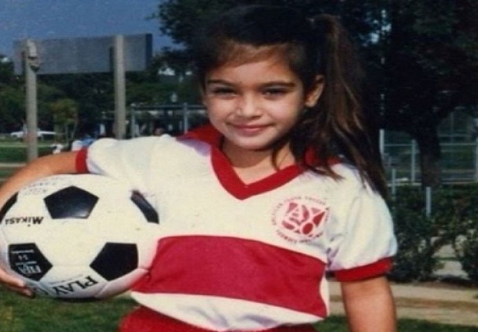 Znate li ko je ona? Nekada muskobanjasta, a danas seks bomba!