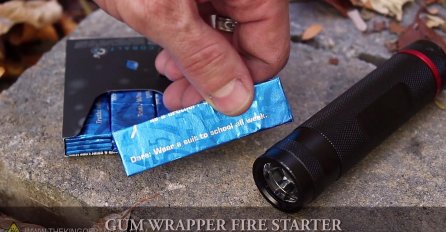 (VIDEO) Stavio je papirić od žvake na bateriju, a onda uradio nešto što vam može spasiti život