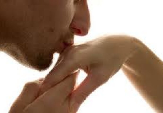 GOVOR TIJELA: Po ovim znakovima ćete znati da li je on zaljubljen u vas