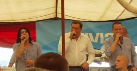 (VIDEO) Ko pjeva, zlo ne misli: Dodik zapjevao na Kočićevom zboru na Manjači