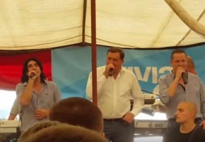 (VIDEO) Ko pjeva, zlo ne misli: Dodik zapjevao na Kočićevom zboru na Manjači