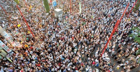 20.000 ljudi protestovalo u Beču: Izbjeglicama poručili da su dobro došle (VIDEO)