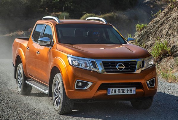 nissannp300navara580-07