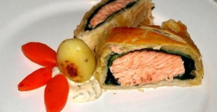  Losos sa špinatom u listanom tijestu