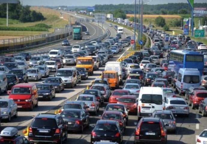 Austrijanci idu automobilima po izbjeglice u Mađarsku