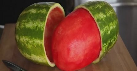 Ovako 'oguljenu' lubenicu još niste vidjeli. Naučite se ovom jednostavnom triku! (VIDEO)