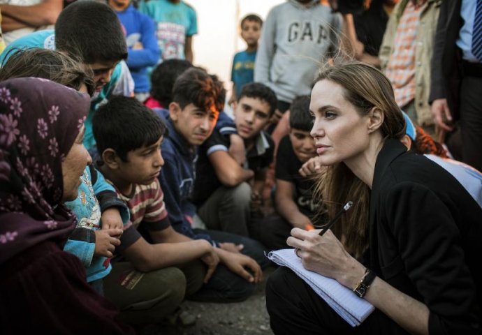 Angelina Jolie: Sirijci bježe od barel-bombi, hemijskog oružja, zločina poput silovanja i pokolja!