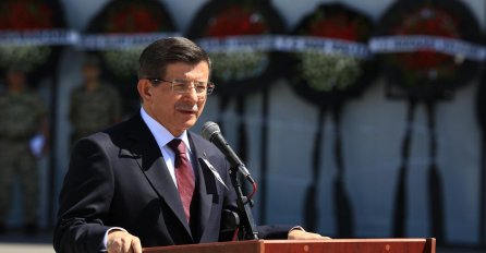 Davutoglu zaplakao na ispraćaju ubijenih vojnika: Ovo nije dan bijesa i mržnje